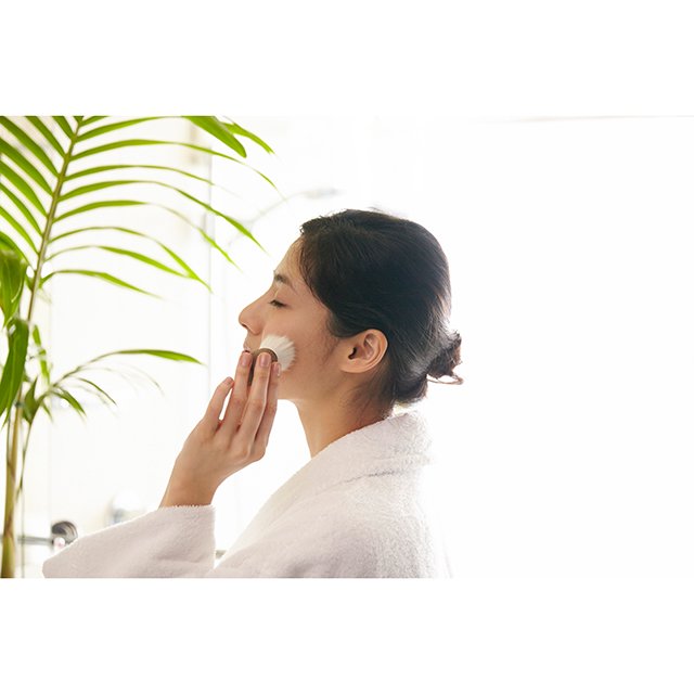 SUVÉ  Face cleansing brush