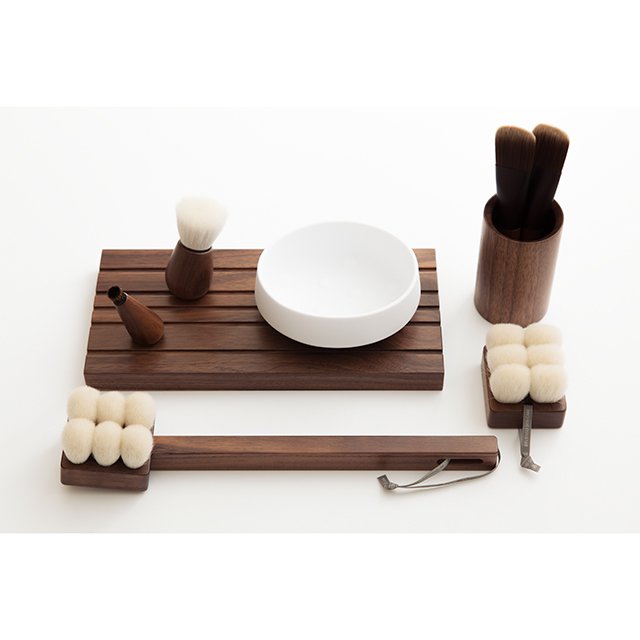 SUVÉ  Brush stand